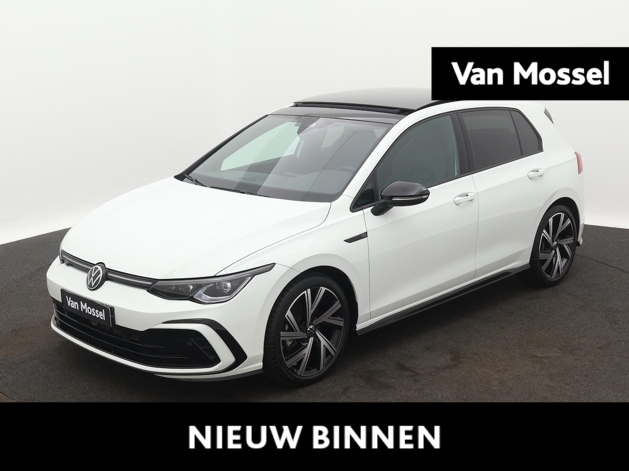 Volkswagen Golf - 1.5 eTSI R-Line Business | ACHTERUITRIJCAMERA | PANORAMADAK | NAVIGATIE | APPLE CARPLAY | - AutoWereld.nl