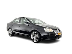 Volkswagen Jetta - 2.0 FSI Comfortline [ apk tot 10/2025 ] *VELOURS | ECC | CRUISE | TOWBAR | COMFORT-SEATS |