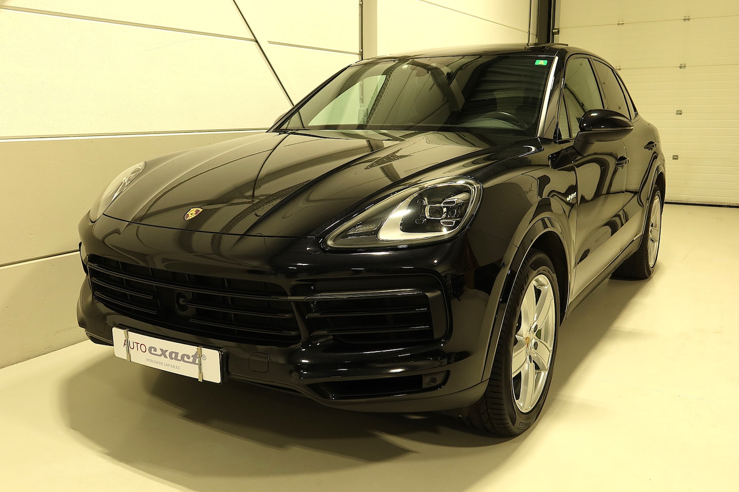 Porsche Cayenne - 3.0 E-Hybrid Adaptive, Panorama, PASM, Full dealer serviced - AutoWereld.nl