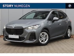 BMW 2-serie Active Tourer - 220i High Executive M Sport Automaat / Trekhaak / Sportstoelen / Adaptieve LED / Comfort A