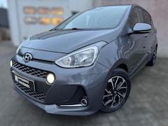 Hyundai i10 - 1.0i Premium GROOT SCHERM / PARKEERSENSOREN / LMV / STOELVERW. / STUURVERW. / 4-SEIZOENENB