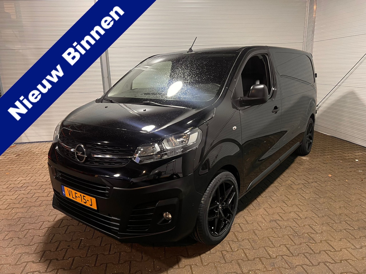 Opel Vivaro - 1.5 CDTI L2H1 Edition 1.5 CDTI L2H1 Edition - AutoWereld.nl