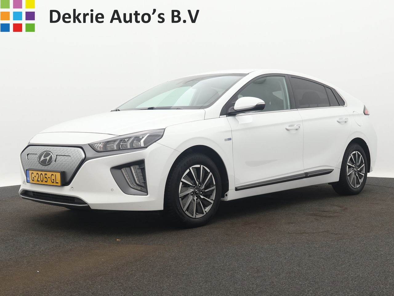 Hyundai IONIQ - Premium 100% EV 38 kWh 100KW €2.000 subsidie 5 Drs / Navigatie / Leder / Airco-ecc. / Pdc+ - AutoWereld.nl