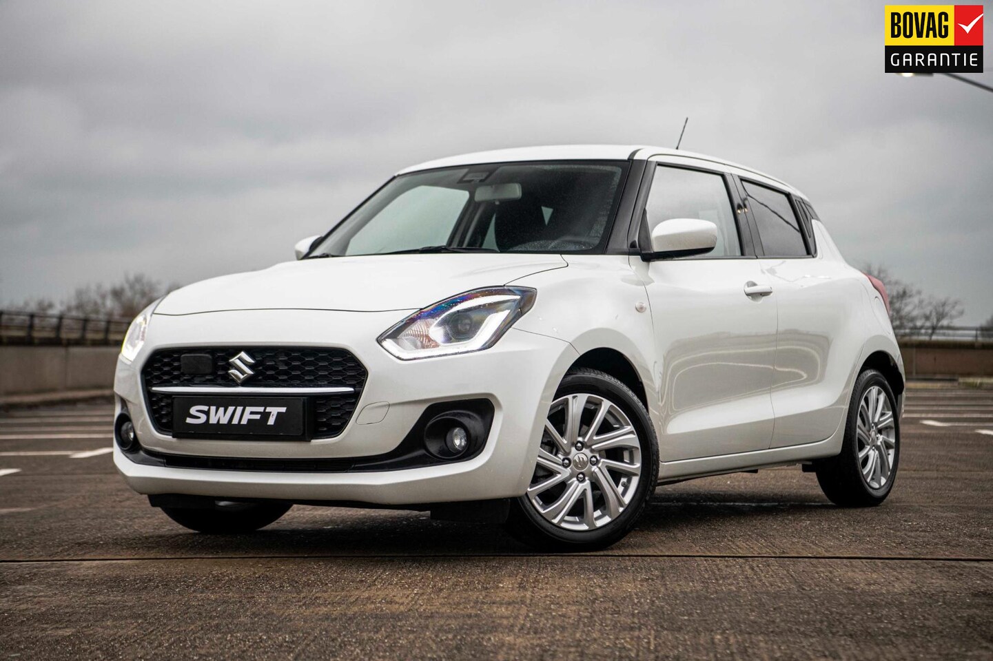 Suzuki Swift - 1.2 Select Smart Hybrid | Automaat | Adaptive Cruise Control | Navigatie | Camera | Parkee - AutoWereld.nl