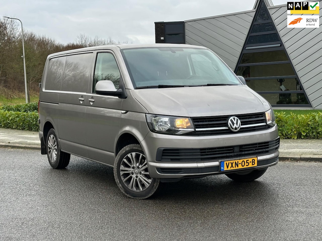 Volkswagen Transporter - 2.0 TDI L1H2 DSG Automaat | Dubbele schuifdeur Airco | Stoelverwarming | cruise | - AutoWereld.nl