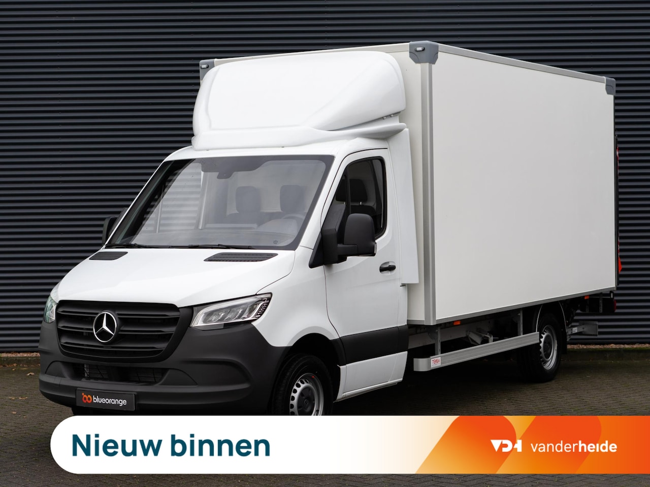 Mercedes-Benz Sprinter - Bakwagen 317 1.9 CDI 170PK Automaat Elektrische laadklep, MBUX, bijrijdersbank, cruise con - AutoWereld.nl