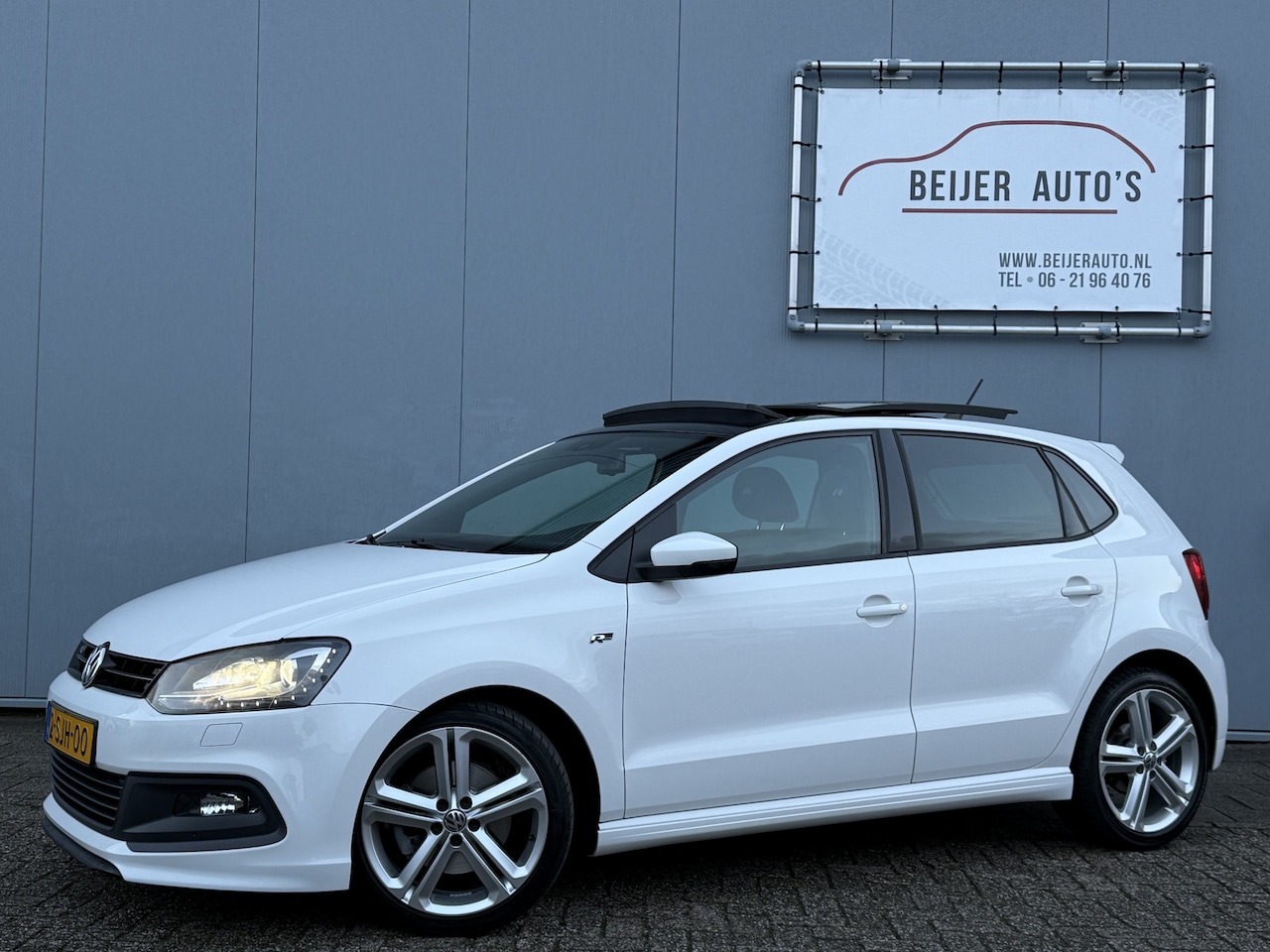 Volkswagen Polo - 1.2 TSI R-Line Edition Navigatie/Xenon/17inch. - AutoWereld.nl