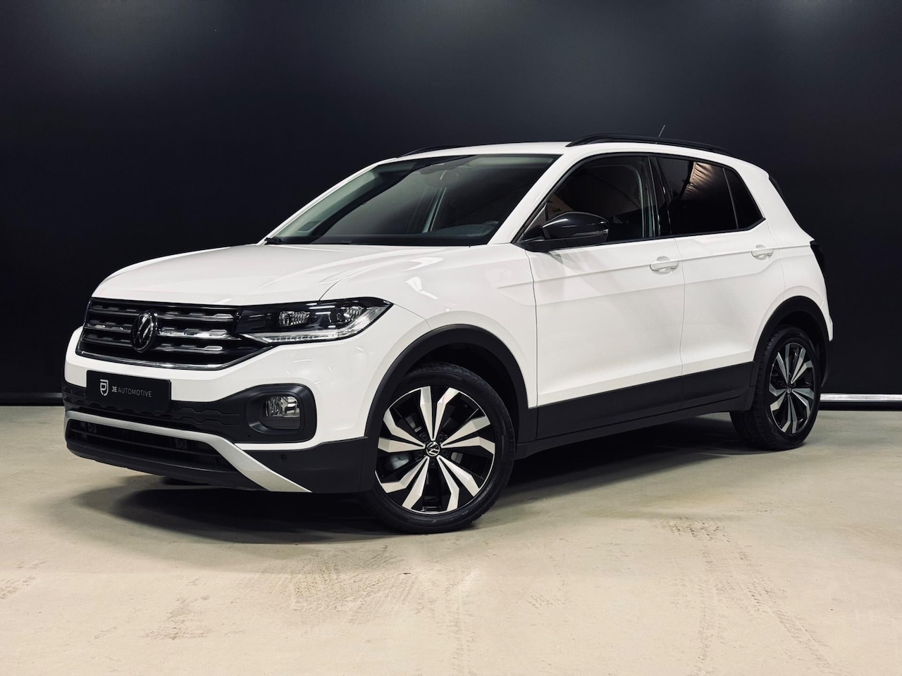 Volkswagen T-Cross - 1.0 TSI Facelift! 110PK, Voll Led, ACC, Apple Carplay, Virtual Dash, Cam, 17" Velg, PDC, P - AutoWereld.nl