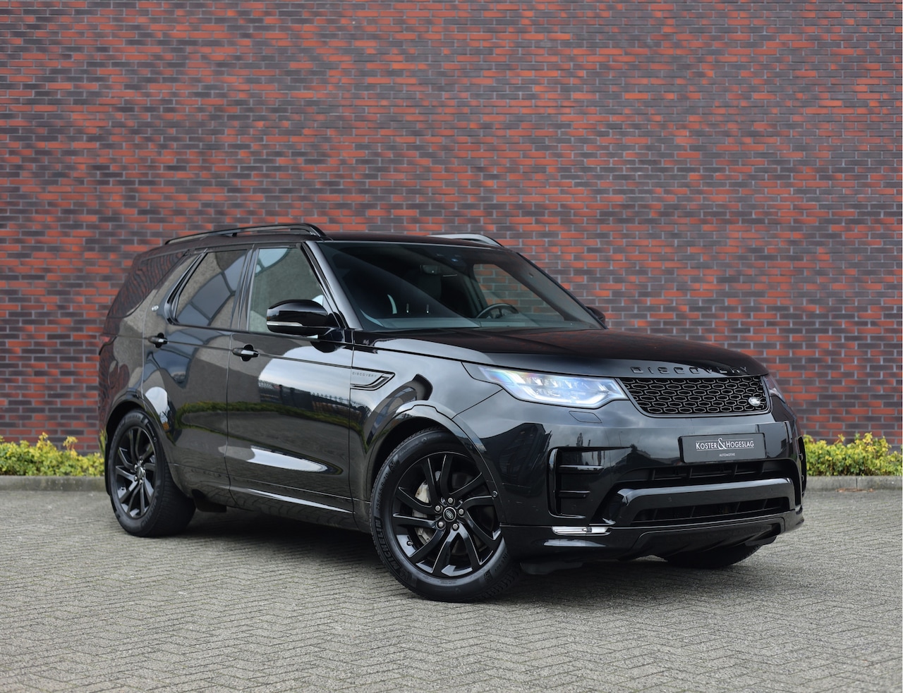 Land Rover Discovery - 3.0 TD6 Landmark Edition ***Grijs kenteken***Pano*Camera*trekhaak* - AutoWereld.nl