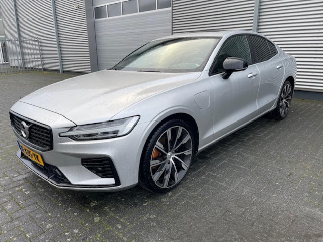 Volvo S60 - 2.0 T6 AWD Twin Engine R-Design - AutoWereld.nl