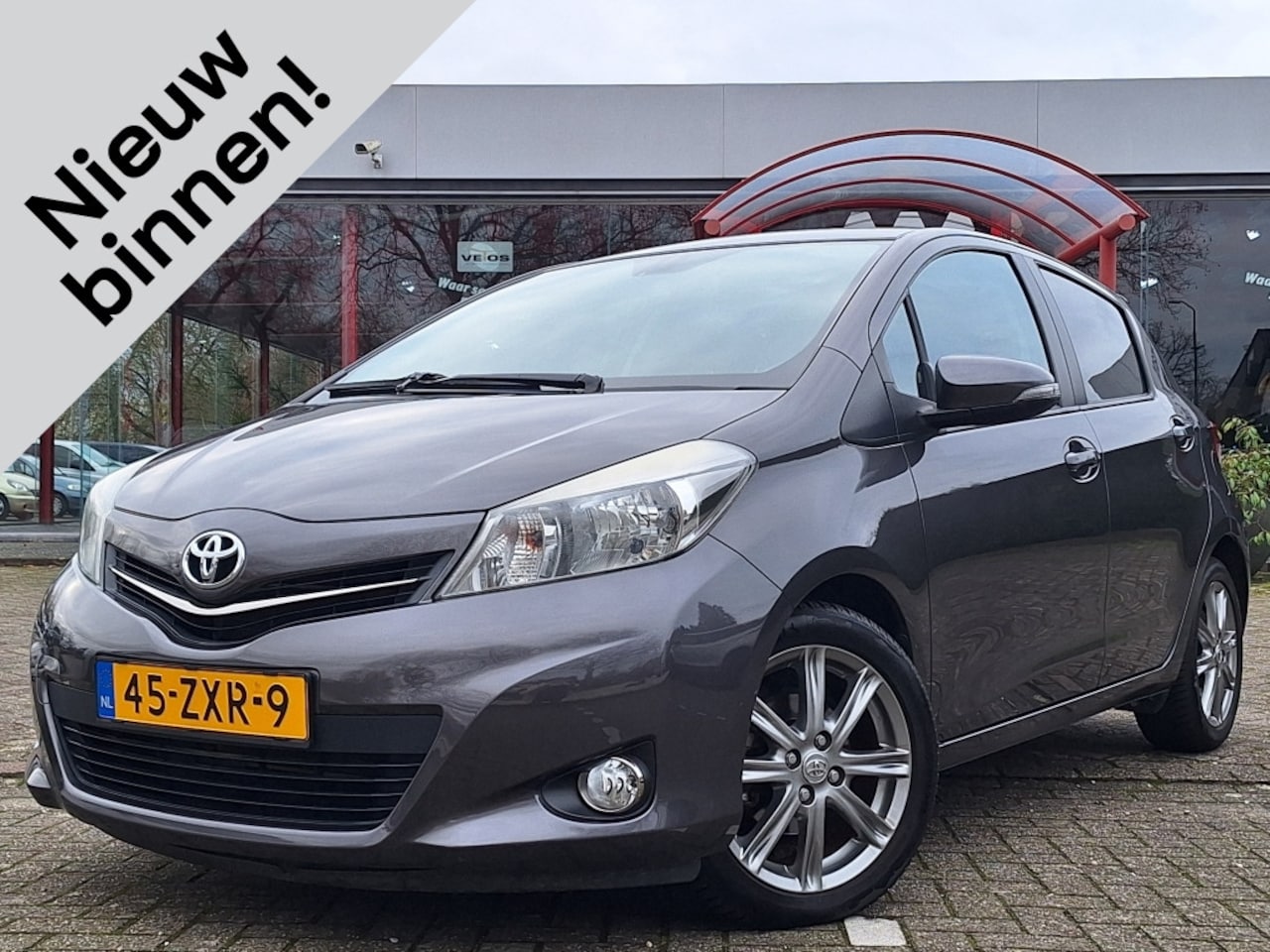 Toyota Yaris - 1.3 VVT-i Dynamic Automaat | Cruise | Camera - AutoWereld.nl