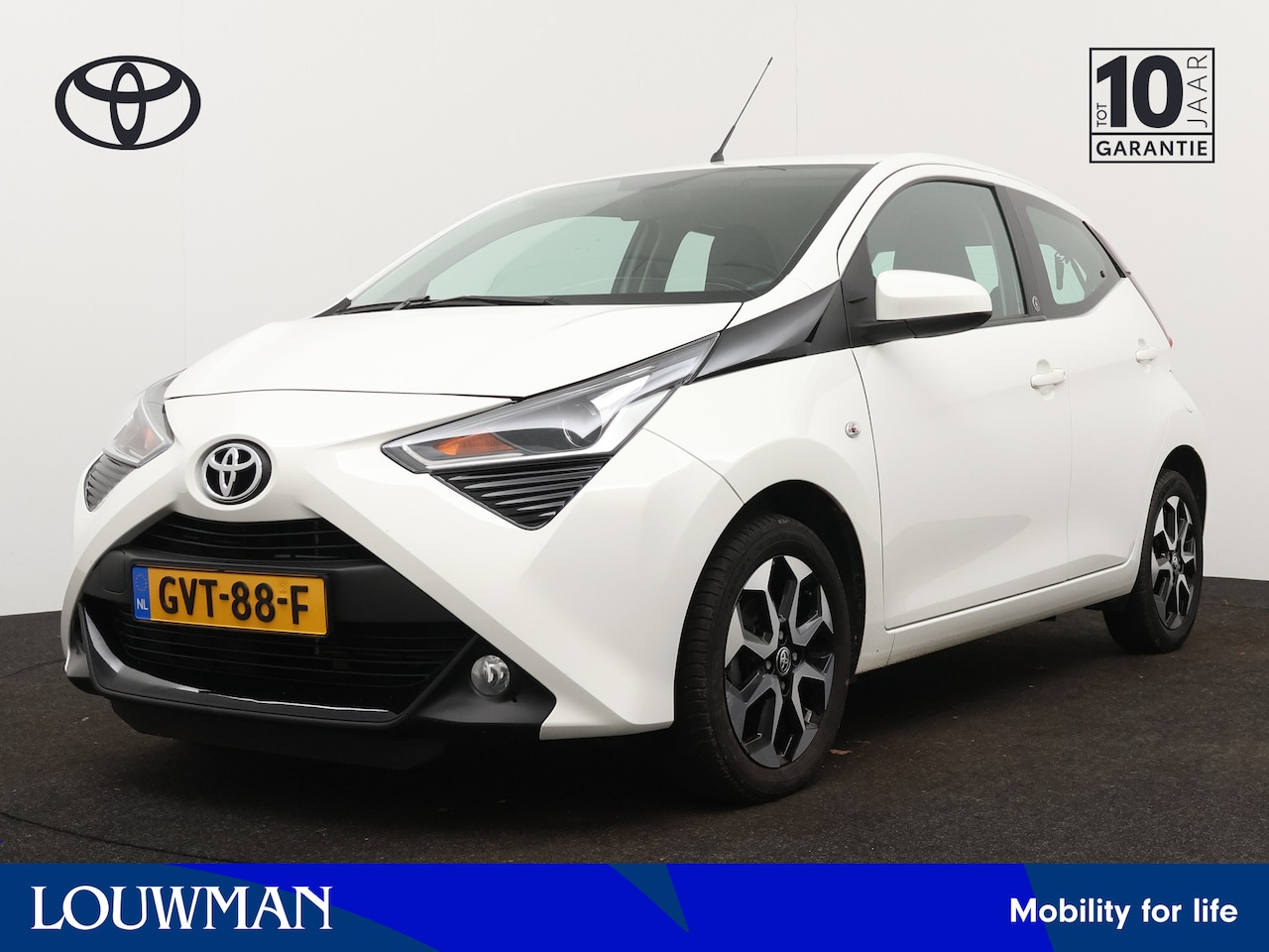 Toyota Aygo - 1.0 VVT-I X-Joy 5 deurs Limited | LM velgen | Airco | Team D uitvoering | Apple Carplay/An - AutoWereld.nl