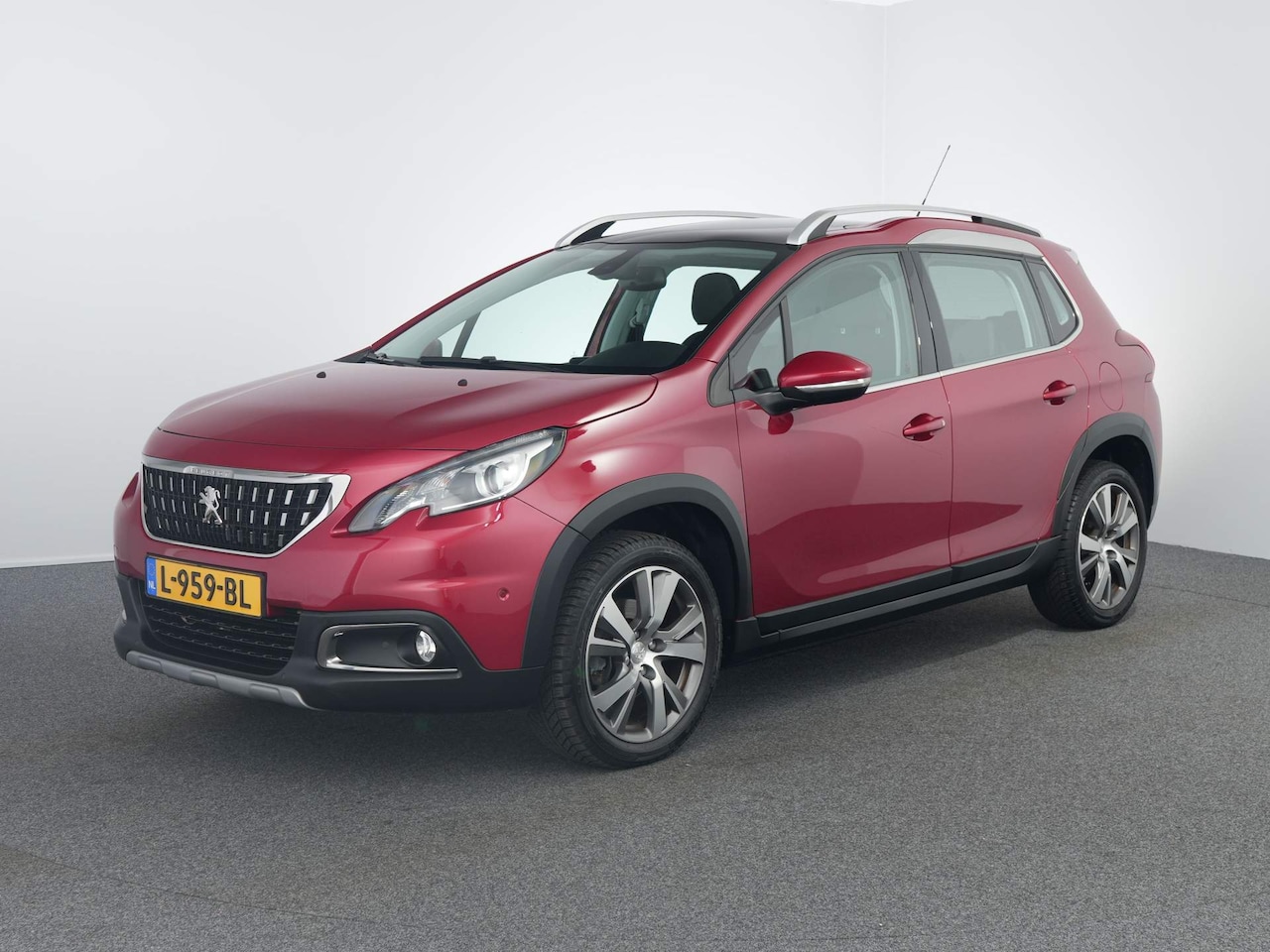 Peugeot 2008 - 1.2 PureTech Allure | Automaat | Cruise | Navi | Airco | PDC - AutoWereld.nl