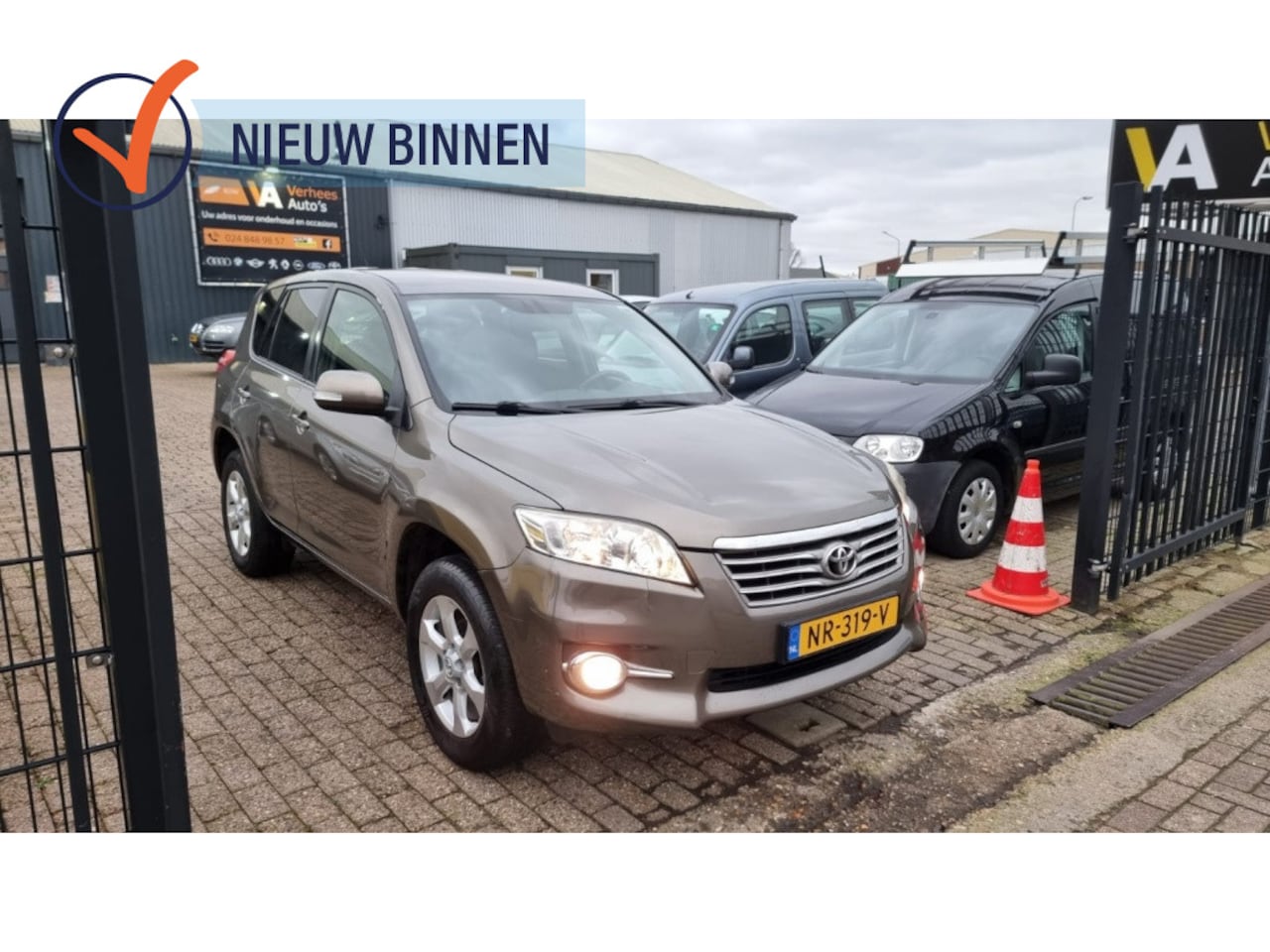 Toyota RAV4 - 2.0 VVTi Exec. Bns - AutoWereld.nl