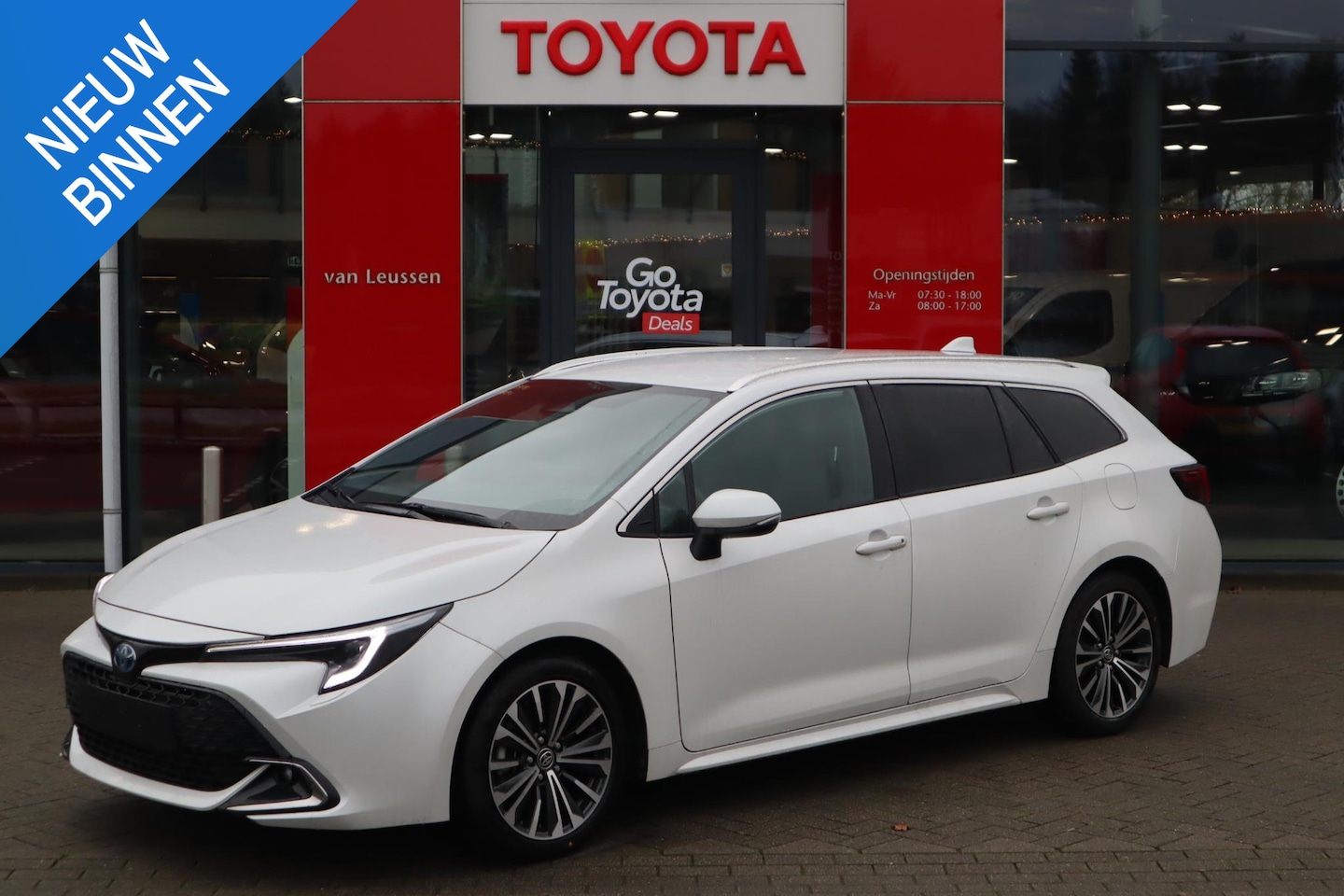 Toyota Corolla Touring Sports - 1.8 Hybrid First Edition 1.8 Hybrid First Edition - AutoWereld.nl