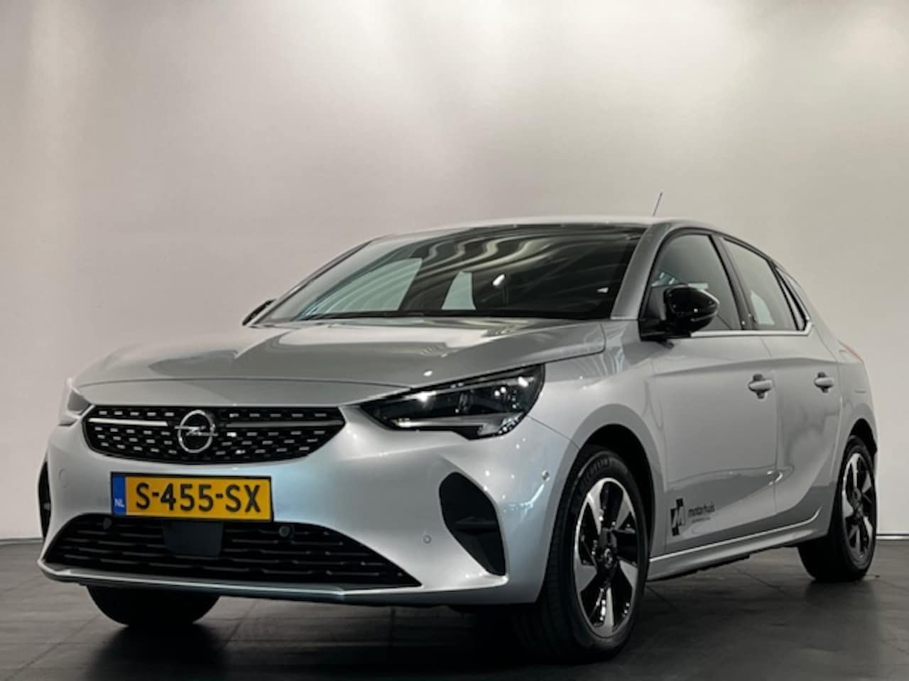 Opel Corsa Electric - 50kWh 136pk Aut (11 kw boordlader) Elegance 2.000 euro subsidie/stoel & stuurverwarming/na - AutoWereld.nl