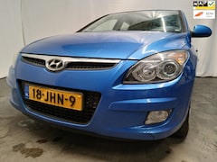 Hyundai i30 - 1.4i Blue Dynamic - Airco - Xenon - Achter Schade