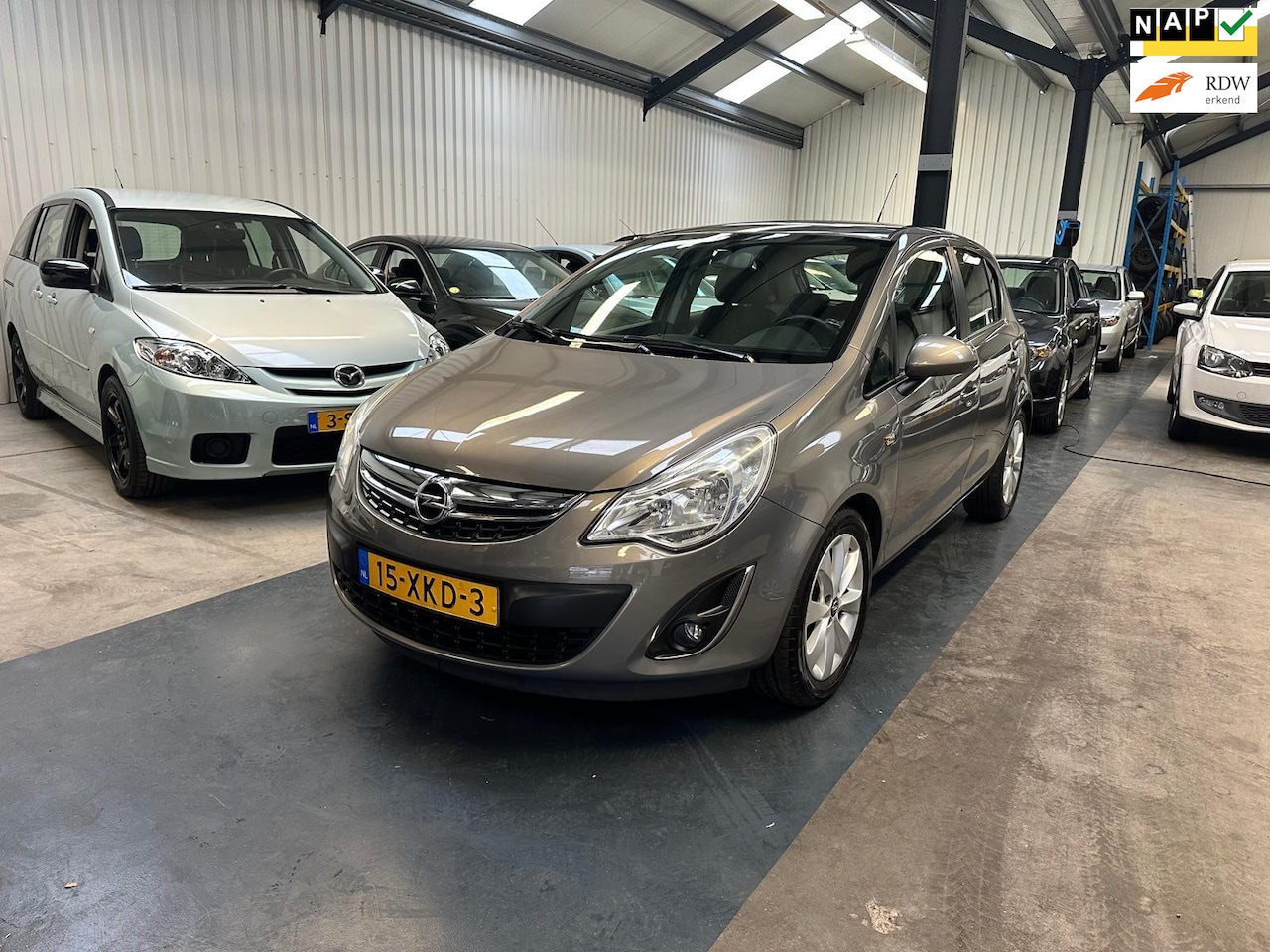 Opel Corsa - 1.4-16V Anniversary Edition 1.4-16V Anniversary Edition - AutoWereld.nl