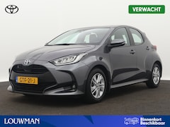 Toyota Yaris - 1.5 Hybrid Active Plus Limited | LED | LM velgen | Stoelverwarming | Camera |