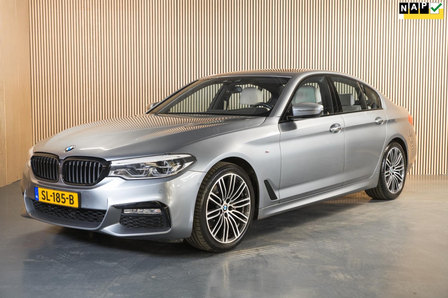 BMW 5-serie - 520i Corporate Lease High Executive BJ 2018 - AutoWereld.nl