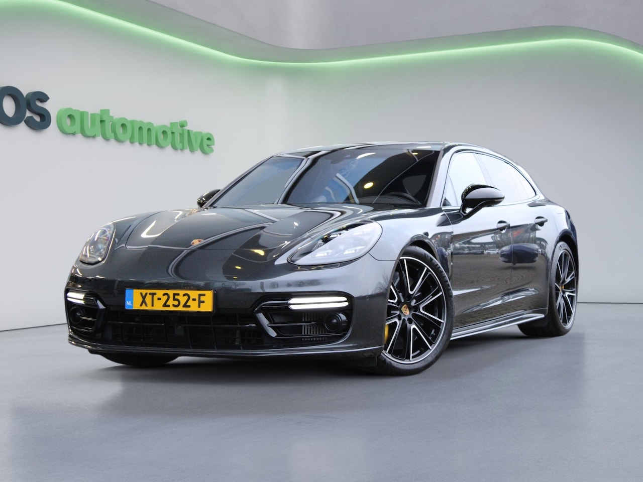 Porsche Panamera Sport Turismo - 4.0 Turbo S E-Hybrid | VOL! | AKRAPOVIC | BURMESTER | KERAMISCH | HUD | NIGHT VISION | 360 - AutoWereld.nl