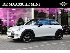 MINI Mini-Electric - Essential 33 kWh / Achteruitrijcamera / Sportstoelen / LED / Comfort Access / Stoelverwarm