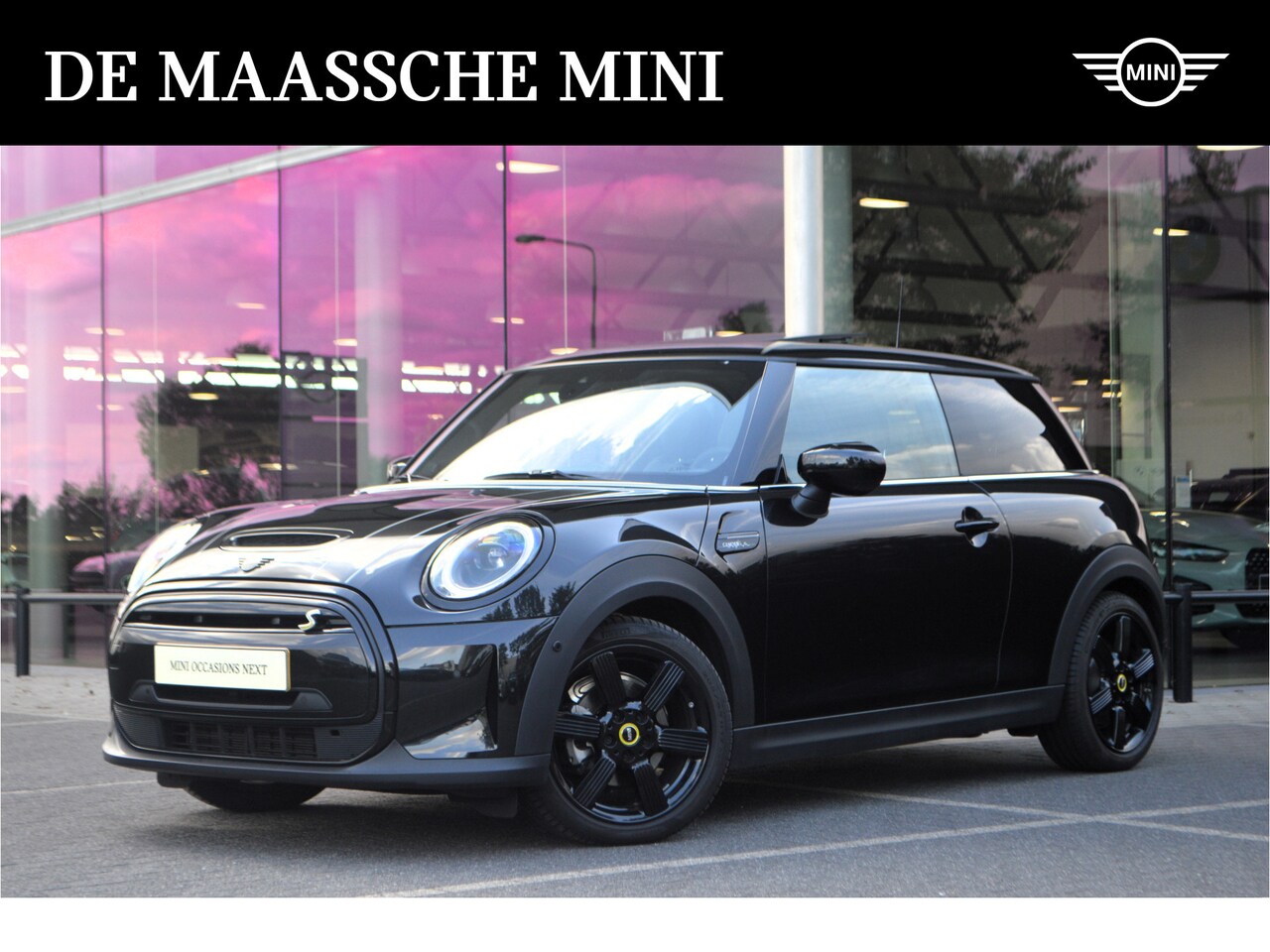 MINI Mini-Electric - Camden Classic / Premium Plus Pakket / Panoramadak / Achteruitrijcamera / Sportstoelen / C - AutoWereld.nl