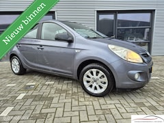 Hyundai i20 - 1.4i DynamicVersion AIRCO 97000KM NAP