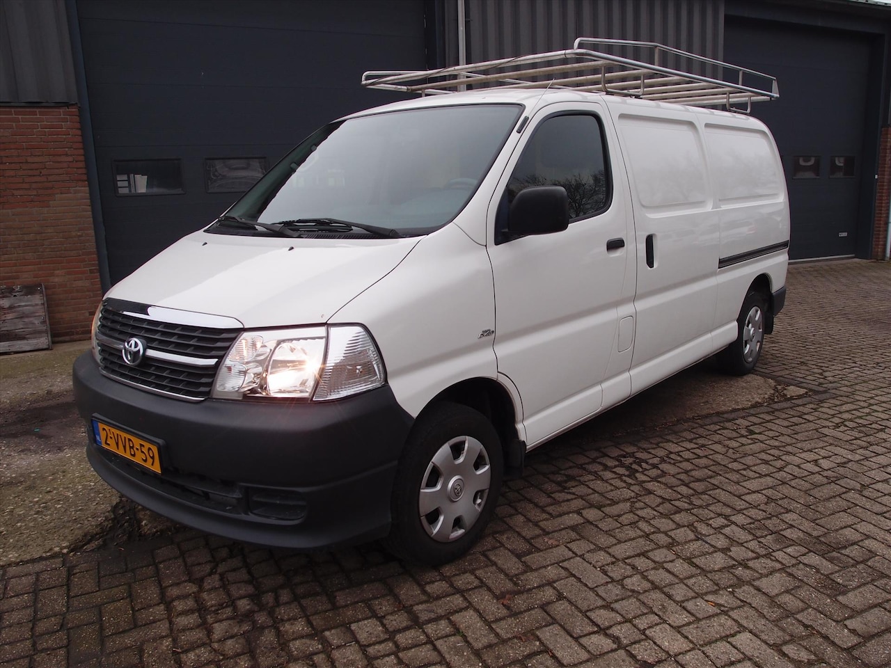 Toyota HiAce - Hi-Ace 2.5 D-4D 115 LONG Emotion - AutoWereld.nl