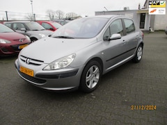 Peugeot 307 - 307 2.0-16V XT 5DRS-AUTOMAAT-NAVIGATIE