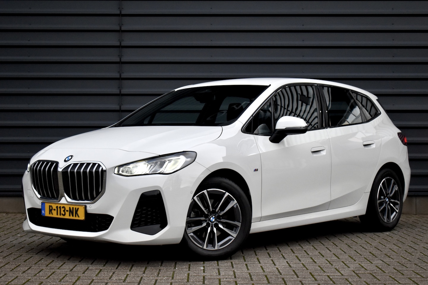 BMW 2-serie Active Tourer - 218i M Sport | Achteruitrijcamera | Comfort Access | Adaptief Onderstel | CarPlay | Live C - AutoWereld.nl