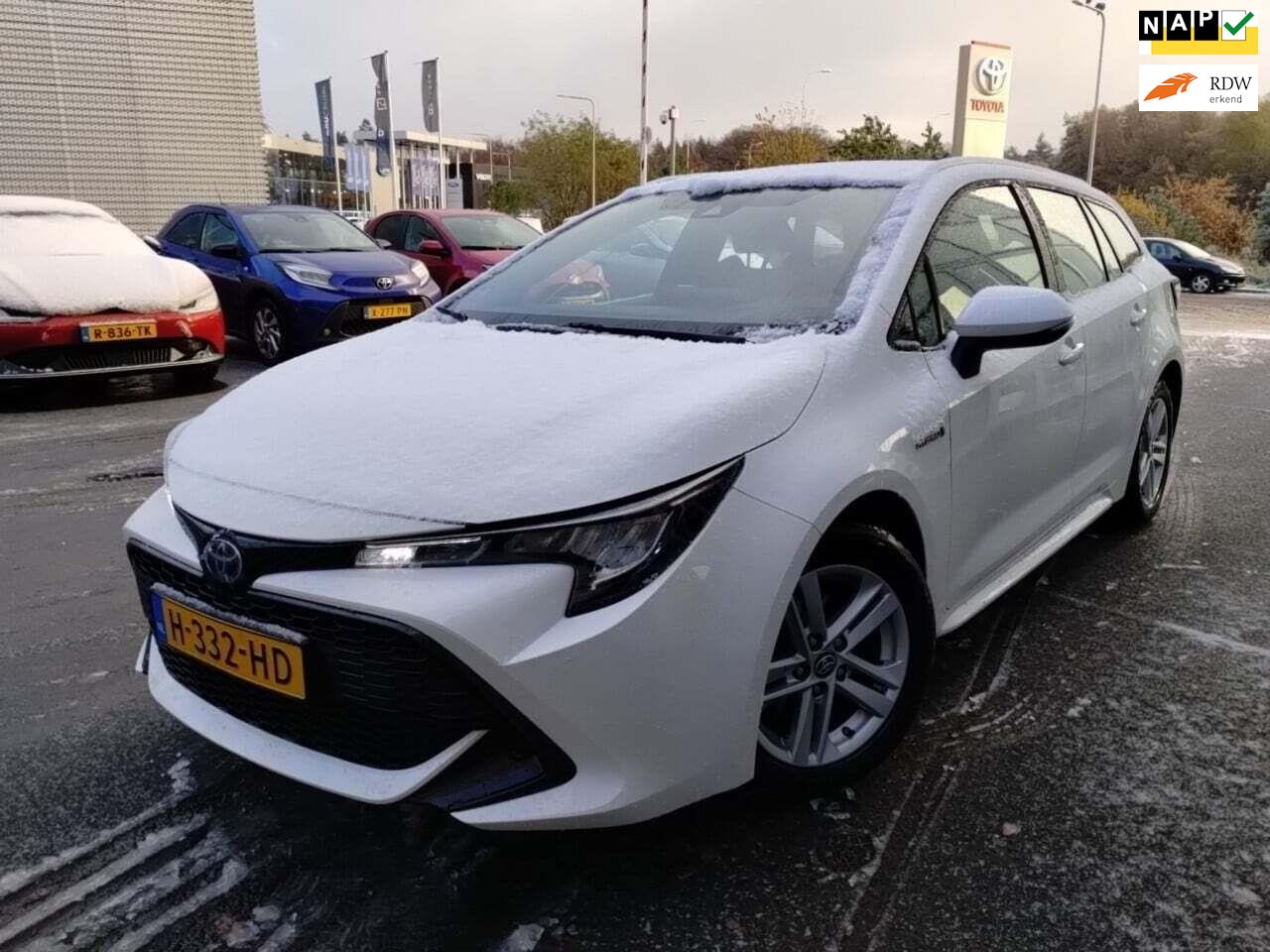 Toyota Corolla Touring Sports - 1.8 Hybrid Active Trekhaak / Dealer onderhouden / Adaptive cruise / MCC / Gouda - AutoWereld.nl