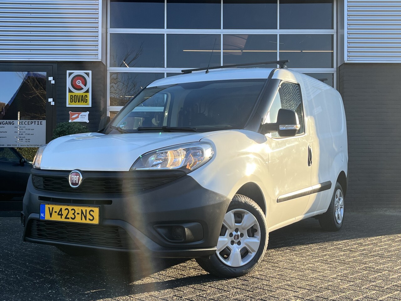 Fiat Doblò Cargo - 1.3 MJ L1H1 Actual 1.3 MJ L1H1 Actual, Airco, Cruise, Trekhaak, Radio, NAP - AutoWereld.nl