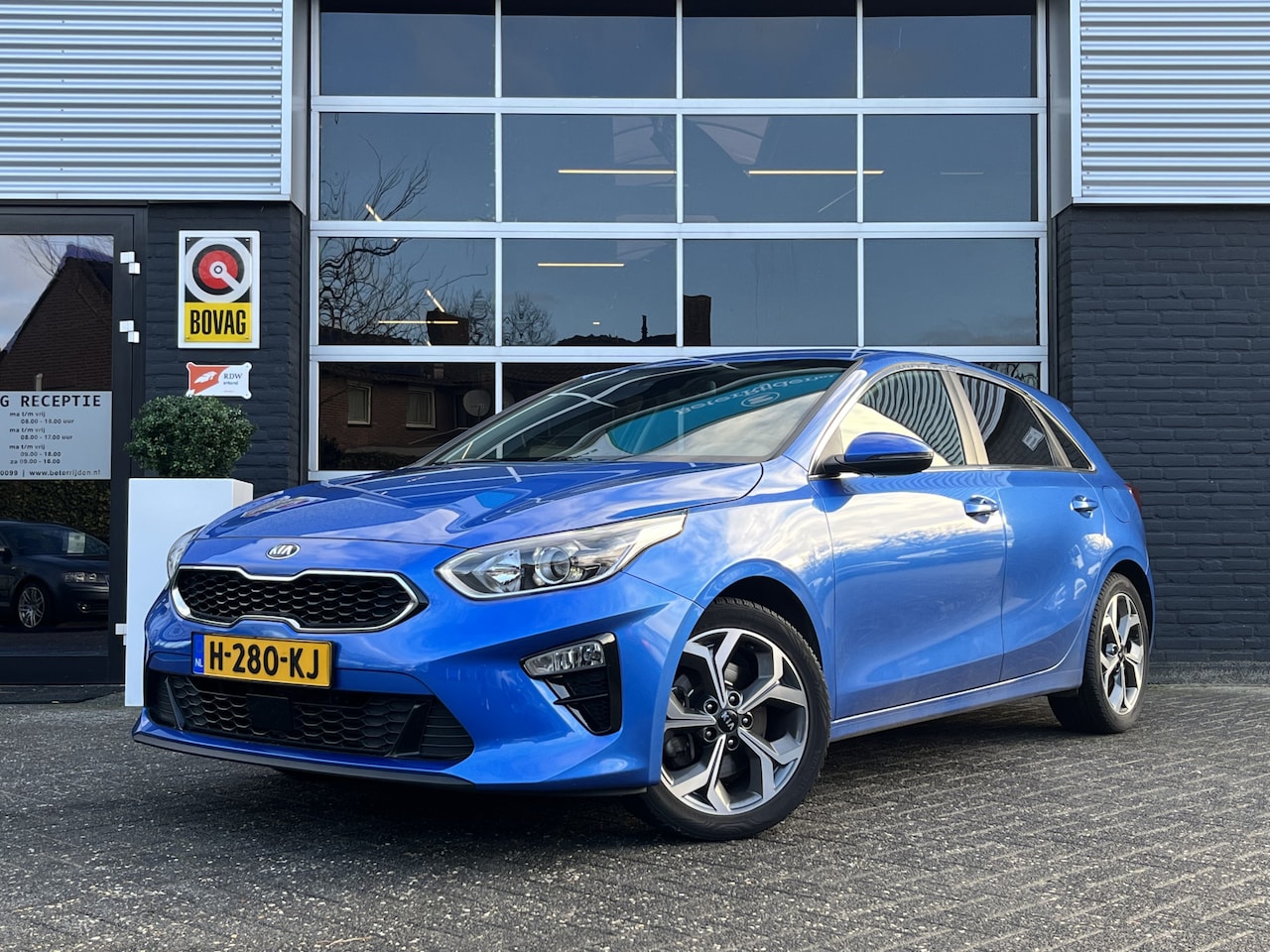 Kia Cee'd - Ceed 1.0 T-GDi DynamicPlusLine, Airco, Bluetooth, Camera, Cruise, NAP - AutoWereld.nl