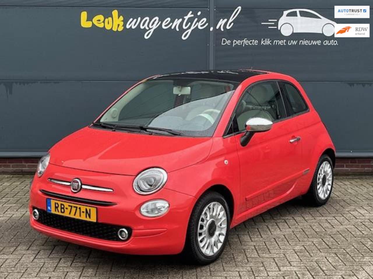 Fiat 500 - 1.2 Lounge * koraalrood * navigatie - AutoWereld.nl