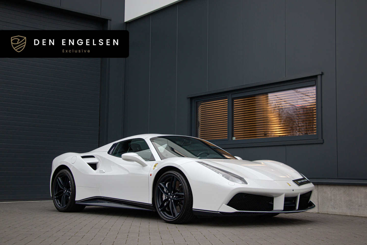 Ferrari 488 - 3.9 Spider | Tailor Made | Ceramic | Lift | Bianco Lyana + Blu Pozzi | Apple Carplay | €46 - AutoWereld.nl