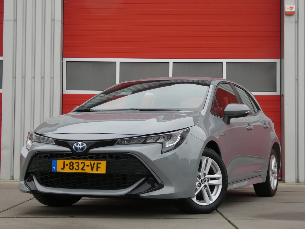 Toyota Corolla - 1.8 Hybrid Business/ lage km/ zeer mooi! - AutoWereld.nl