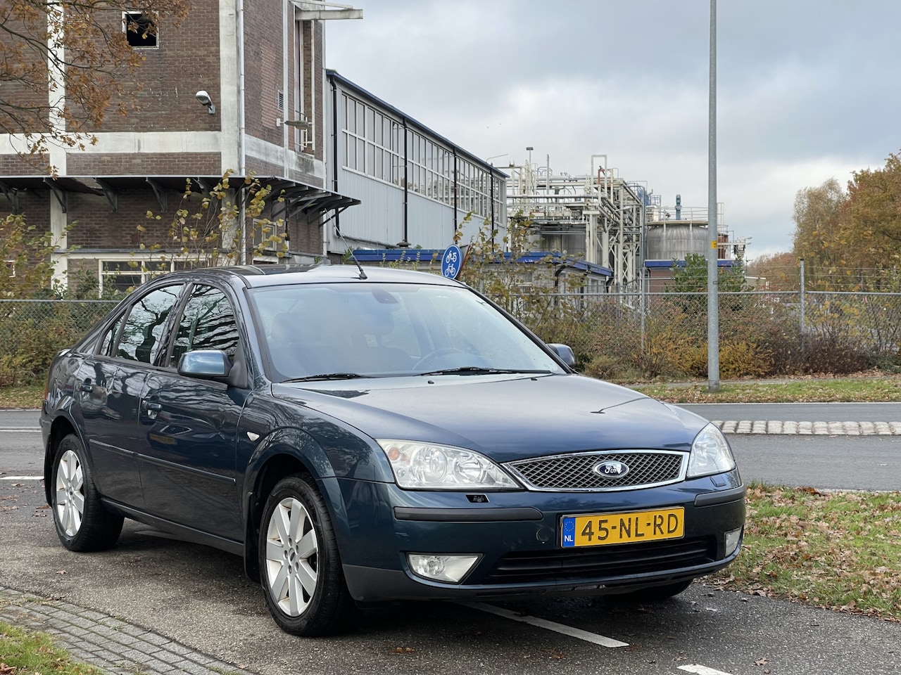 Ford Mondeo - 1.8-16V First Edition | Automatische Airco | Trekhaak | Cruise Control | APK 11-2025! - AutoWereld.nl