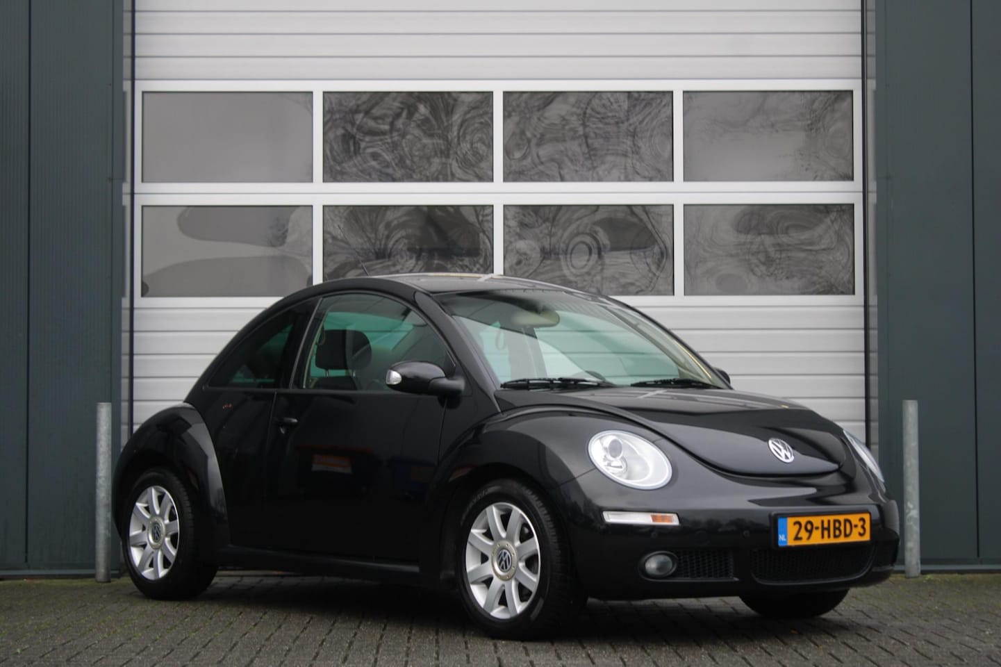 Volkswagen New Beetle - 2.0 Highline Automaat Airco/Stoelverwarming/Elek.Ramen.C.V./Radio.CD/16"LM.Velgen/33.875km - AutoWereld.nl