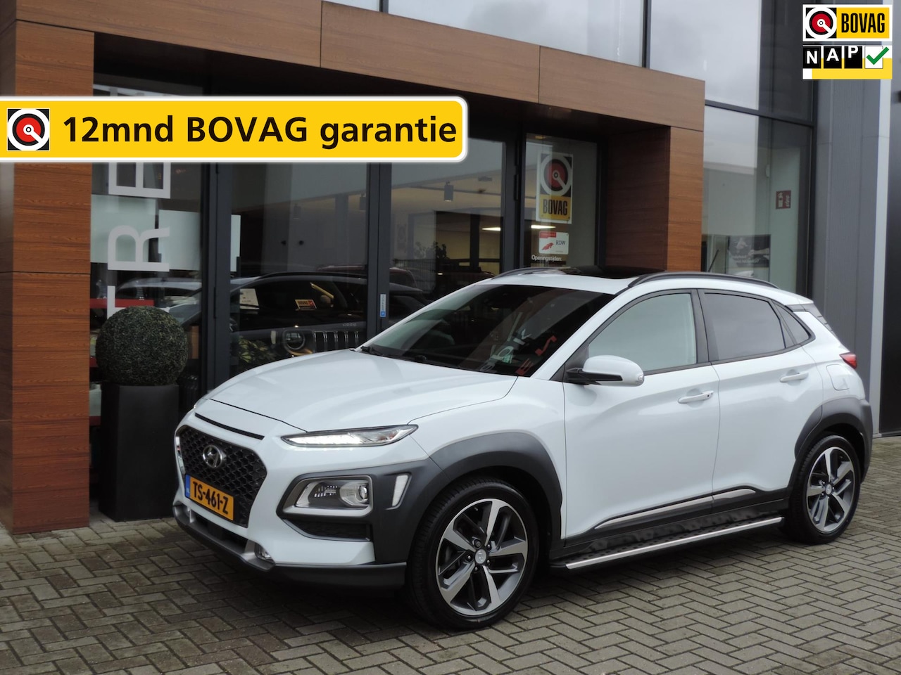 Hyundai Kona - 1.0T Premium 36.000km | Schuifdak | Trekh | 18” | Leer | LED kopl | CarPlay | Stuur+stoelv - AutoWereld.nl