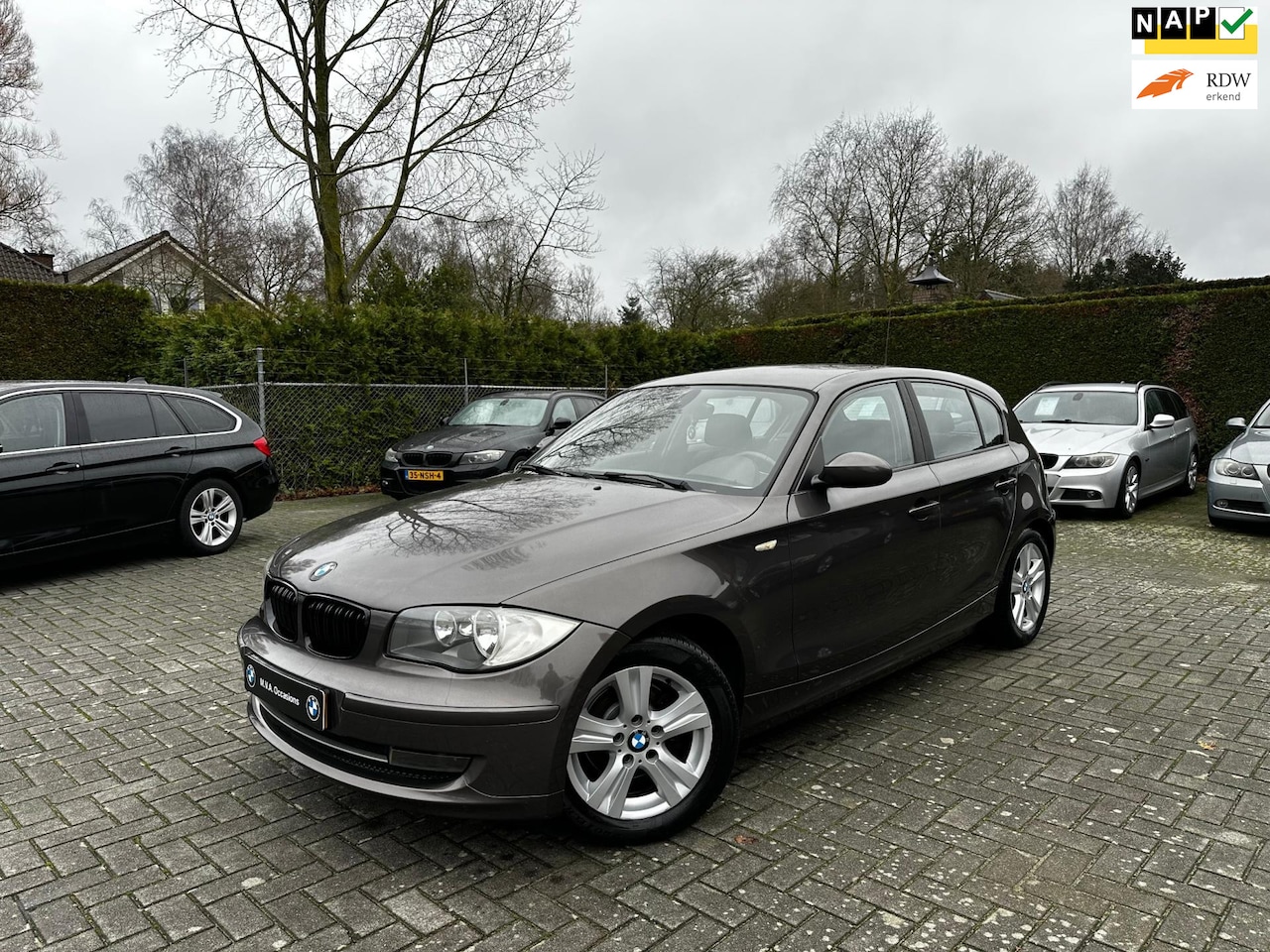 BMW 1-serie - 118i Business Line|Nwe Ketting|Airco|MF stuur|Nette staat.. - AutoWereld.nl