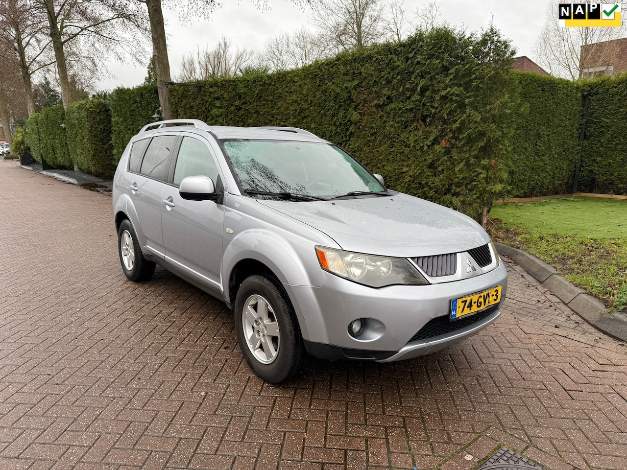 Mitsubishi Outlander - 2.4 Intro Edition 2WD MEENEEMPRIJSJE. - AutoWereld.nl