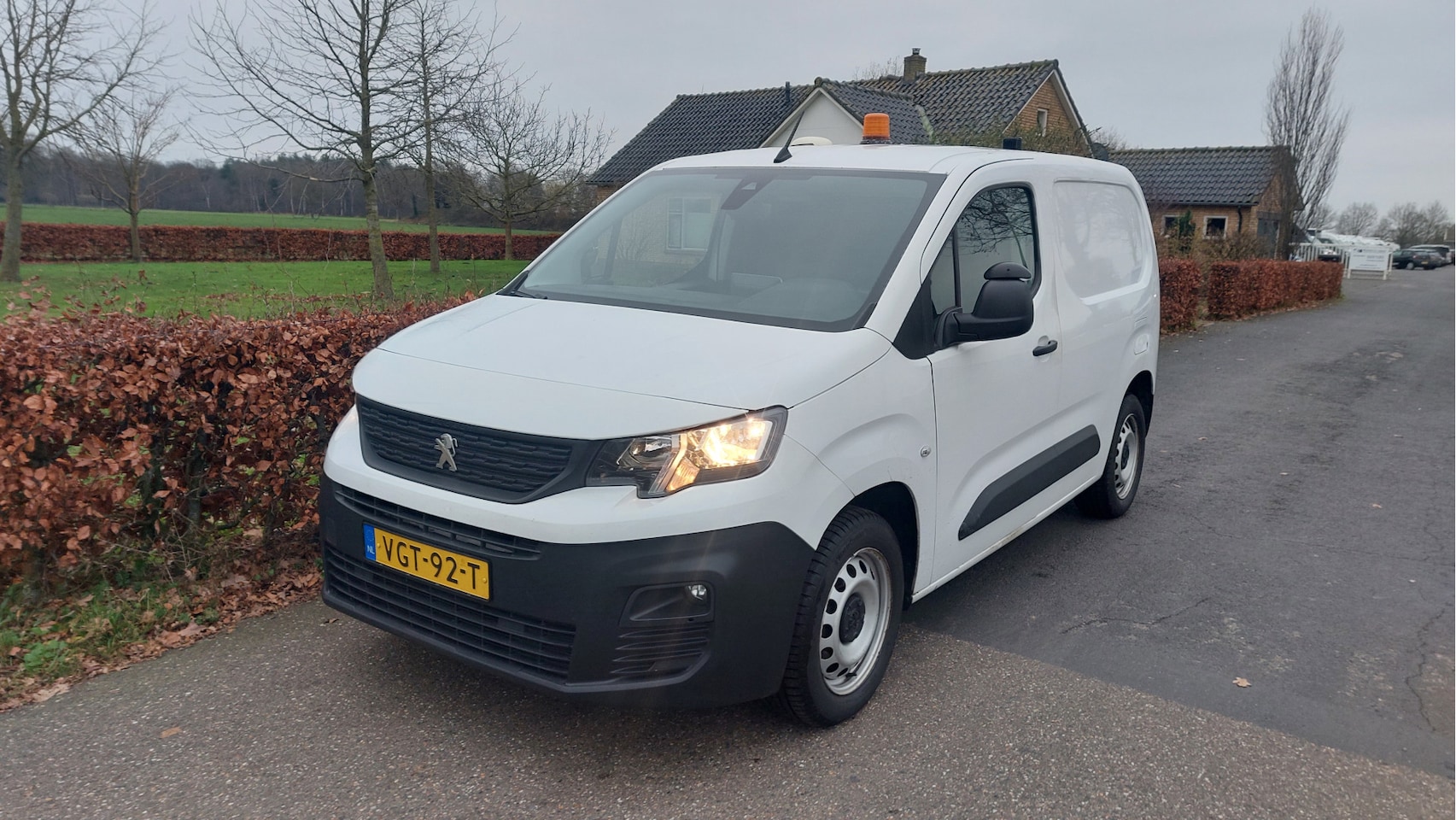 Peugeot Partner - 1.5 BlueHDI Premium AIRCO BJ 2020 - AutoWereld.nl