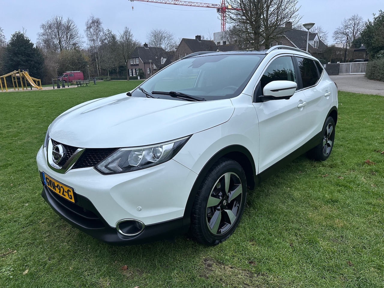 Nissan Qashqai - 1.2 N-Connecta 360 camera*Panodak*navigatie*cruise-control*Garantie incl* - AutoWereld.nl