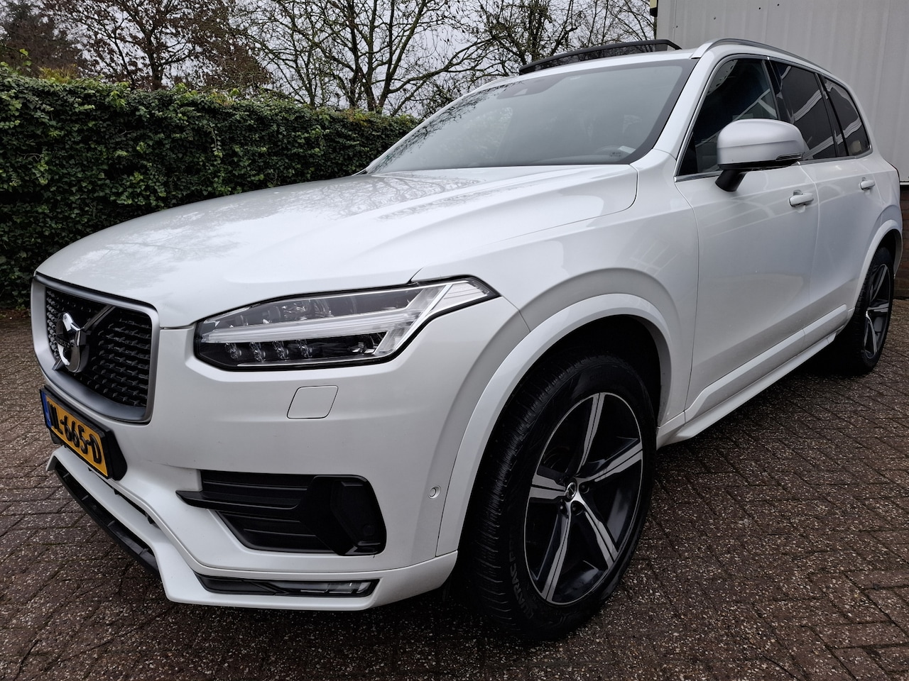 Volvo XC90 - 2.0 D5 AWD R-Design 360 CAMERA / PANODAK / LEER 224PK - AutoWereld.nl