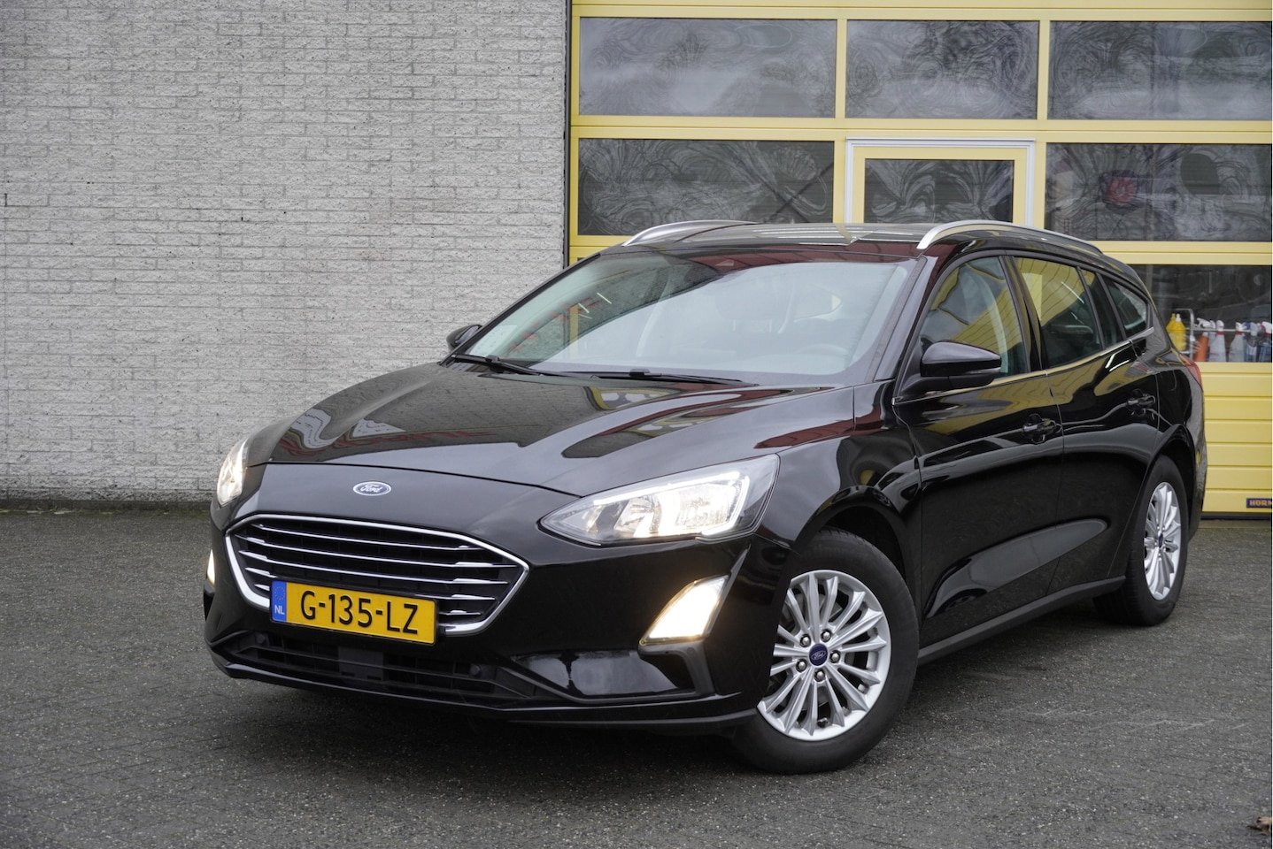 Ford Focus Wagon - 1.5 EcoBlue Titanium BJ2019 Lmv 16" | Led | Pdc | Navi | Keyless entry | Climate control | - AutoWereld.nl