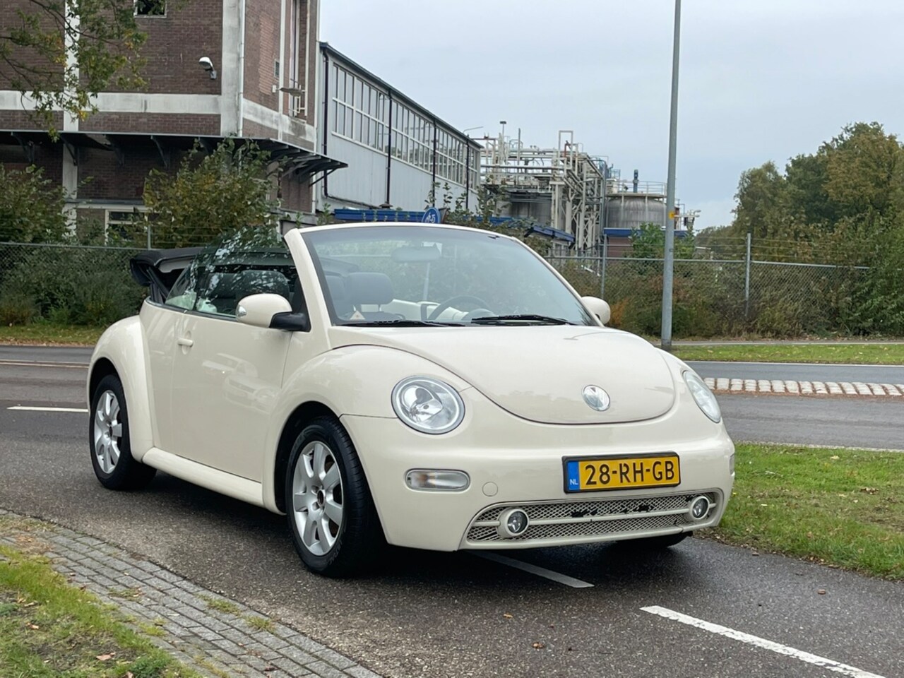 Volkswagen New Beetle Cabriolet - 1.6 Turijn Comfort | NL & NAP | APK 6-2025 - AutoWereld.nl