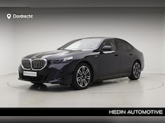 BMW 5-serie - 530e | M-Sport | Driving Ass Professional | Shadow Line | Harmen Kardon | Stoel ventilatie