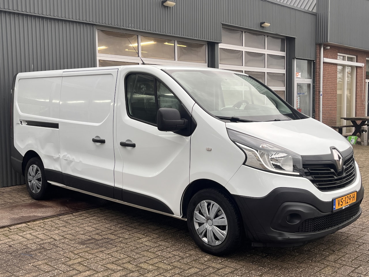 Renault Trafic - 1.6 dCi T29 L2H1 Airco Cruise controle Navigatiesysteem 2-Persoons Telefoonverbinding Park - AutoWereld.nl