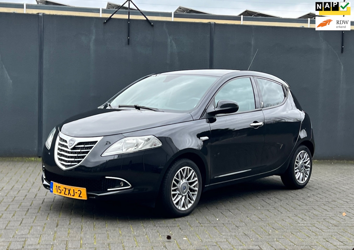 Lancia Y(psilon) - Ypsilon 0.9 TwinAir Gold bj.2013 Airco|Lm velg|Nap - AutoWereld.nl